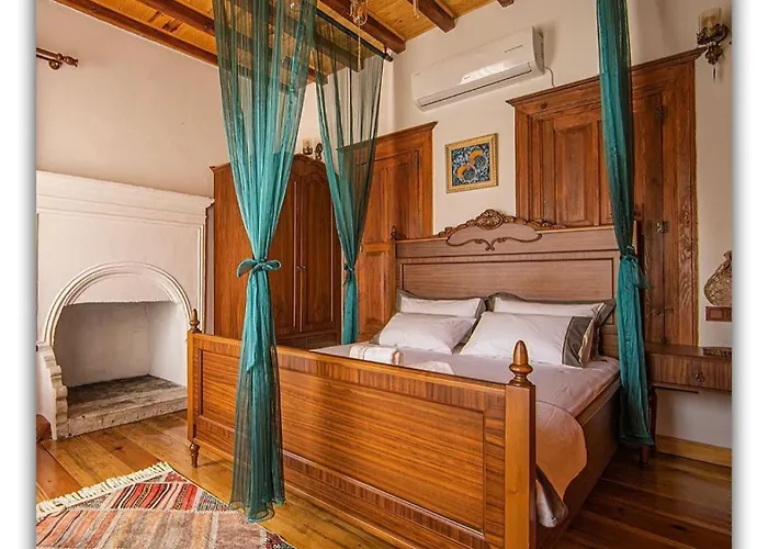 Meltem Hanim Konagi * Ula